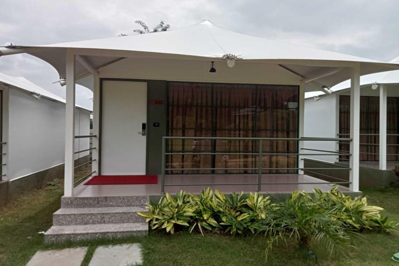 White Feather Resort Kauncha 锡尔瓦萨 外观 照片