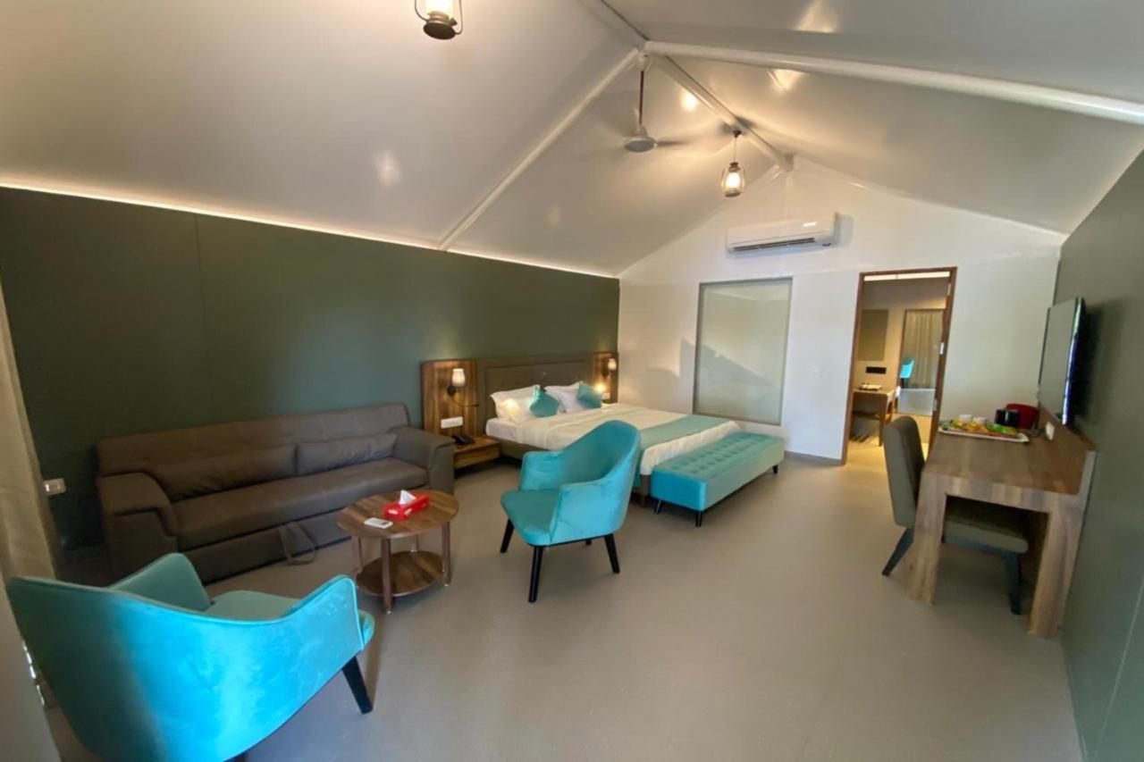 White Feather Resort Kauncha 锡尔瓦萨 外观 照片