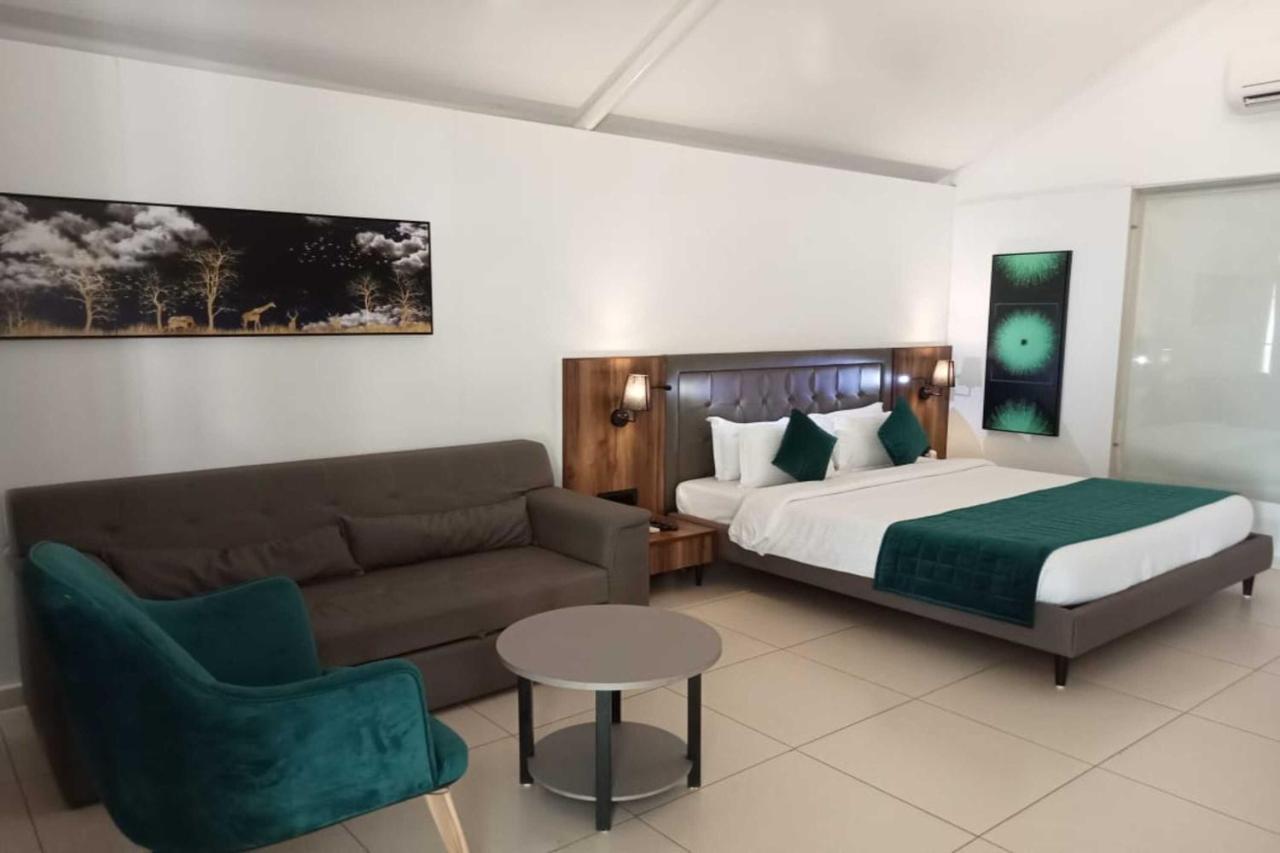 White Feather Resort Kauncha 锡尔瓦萨 外观 照片