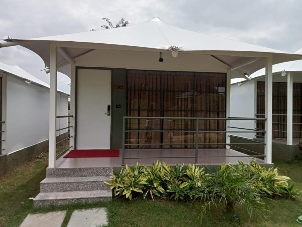 White Feather Resort Kauncha 锡尔瓦萨 外观 照片