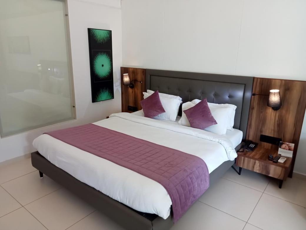White Feather Resort Kauncha 锡尔瓦萨 外观 照片